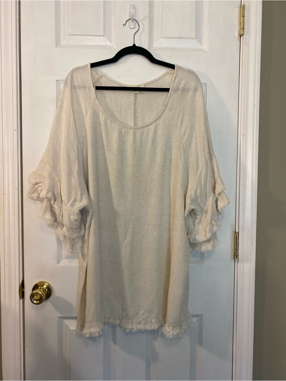 Umgee Cream Frayed Sleeve Tunic
